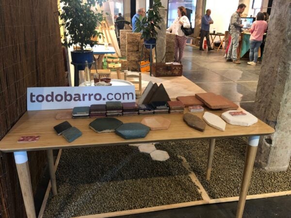 Stand de Todobarro en la Primera Muerta de la casa Ecológica celebrada en Madrid