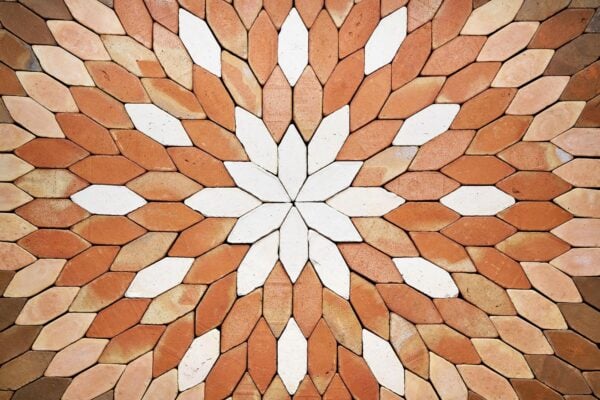 La geometría en el diseño de suelos de barro