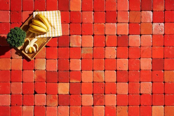 Azulejos rojos de barro cocido esmaltados