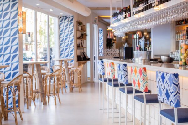 azulejos blancos de barro cocido