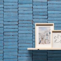 azulejos de barro en color azul destonificado