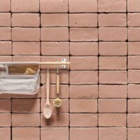 azulejo marrón envejecido