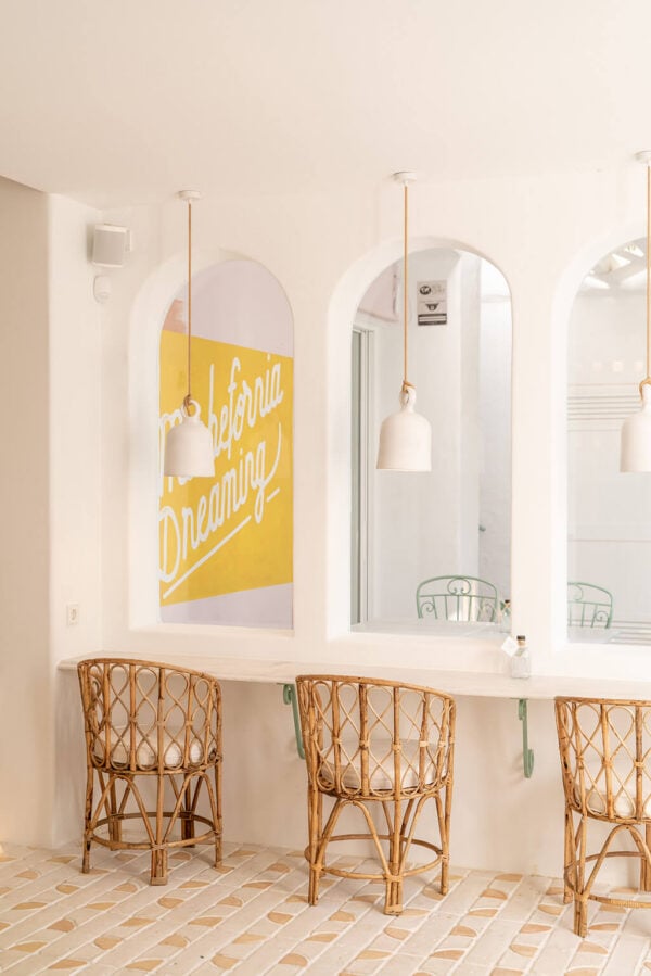 Un mar de colores: La teselación a medida de Todobarro convierte a Rachels Eco Love en un lugar vibrante en Puente Romano, Marbella.