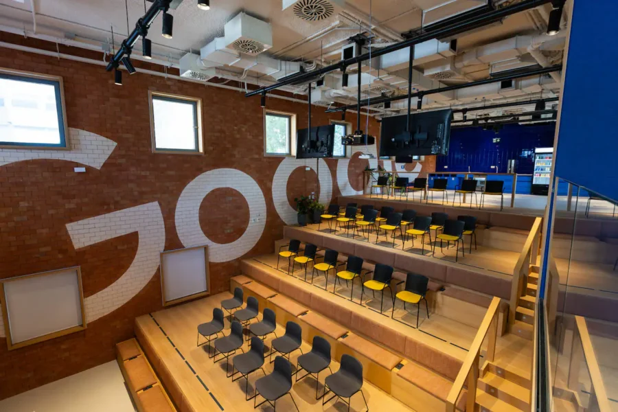todobarro’s brick mural at Google’s headquarters in Malaga