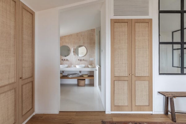 Renovación de una masía tradicional catalana en Mont-Ras