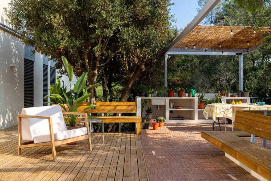 Un suelo de barro para el paraíso mediterráneo de Vallromanes