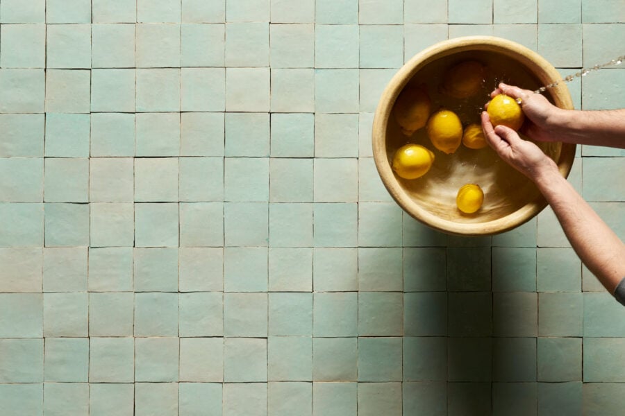 Zellige Field: Tamaño de 10×10 cm, perfecto para cualquier espacio. Piezas sueltas con grosor variable.