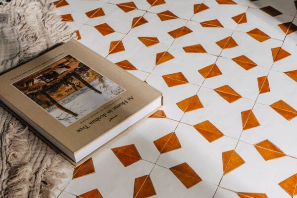 Mimbre: Diseño de zellige con inspiración en la cestería, parte de la Colección Mediterránea.