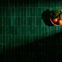 Zellige Bejmat: Ideal para espigas y media soga. Disponible en piezas sueltas, grosor de 2 cm.