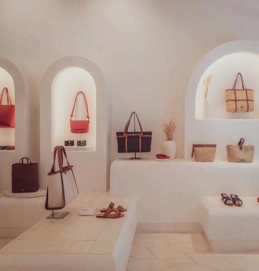 Un suelo de espiga en la tienda mallorquina de La Portegna