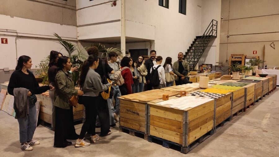 Recibimos por segunda vez al alumnado de la Escuela Arte Granada en nuestro showroom