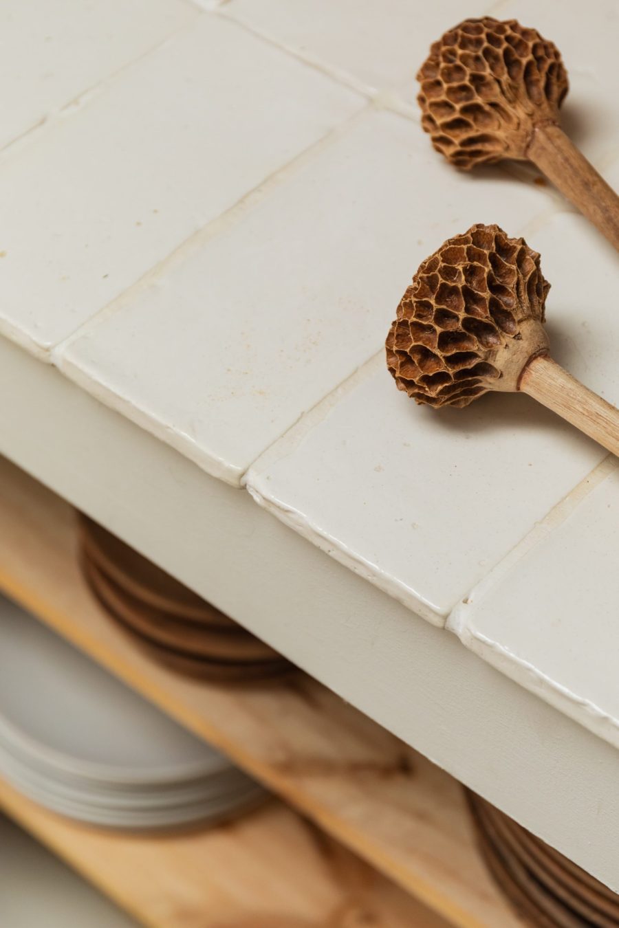 Volvemos a trabajar con Let’s Pause, con baldosas en tonos naturales para su Showroom