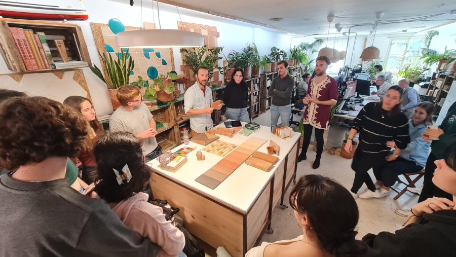 Nos visitan los alumnos y alumnas de Interiorismo de la Escuela de Arte San Telmo (Málaga)